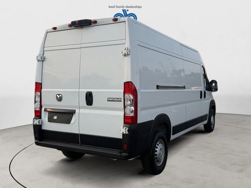 Used 2026 RAM ProMaster 2500 w/ Convenience Group FWD image 6