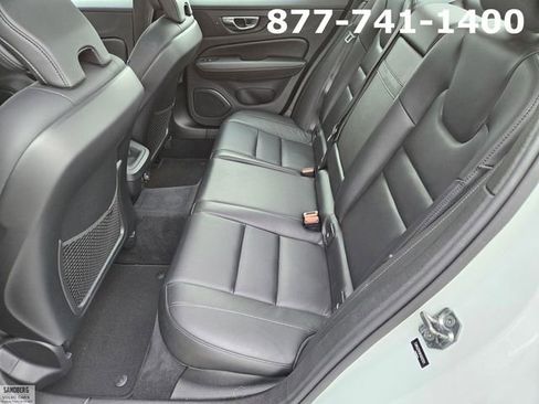 Used 2019 Volvo S60 T6 Momentum w/ Multimedia Package image 13