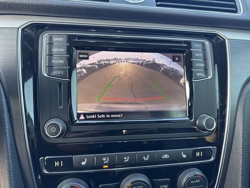 Used 2017 Volkswagen Passat 1.8T R-Line image 17