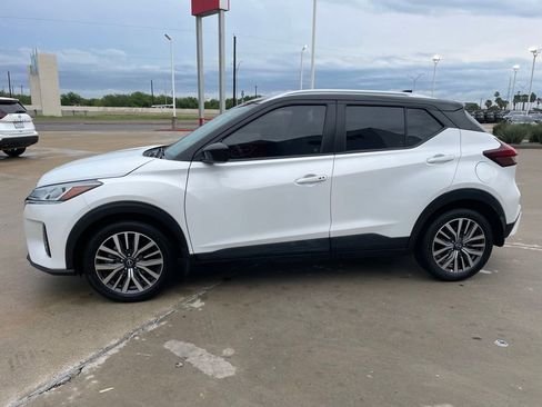 Certified 2024 Nissan Kicks SV FWD image 4