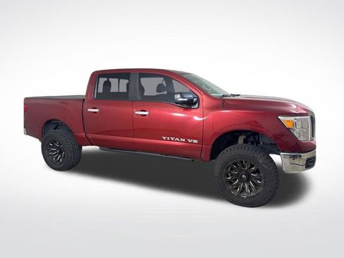 Used 2018 Nissan Titan SV AWD/4WD image 2