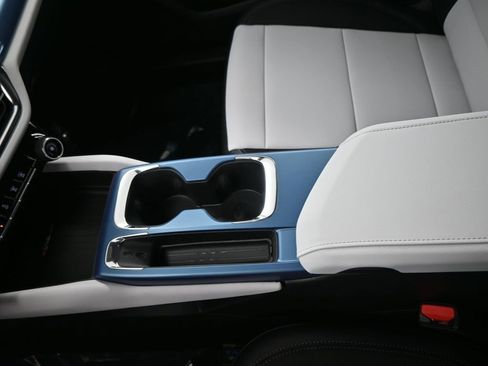 Used 2026 Chevrolet Equinox EV LT image 13