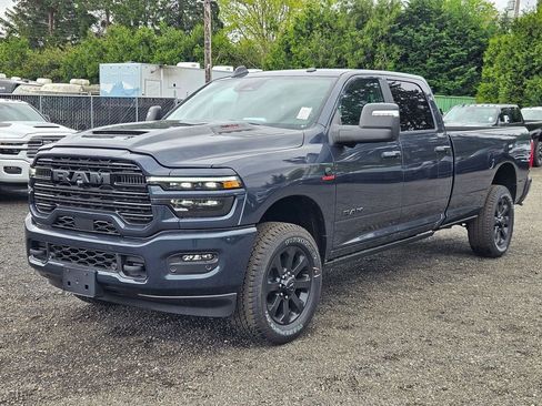 New 2026 RAM 2500 Laramie AWD/4WD image 3