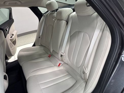 Used 2016 Chrysler 200 Limited w/ Convenience Group image 22