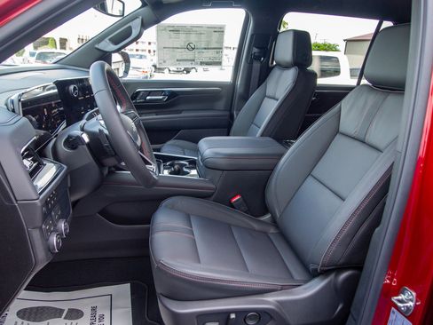 New 2026 Chevrolet Suburban RST AWD/4WD image 12
