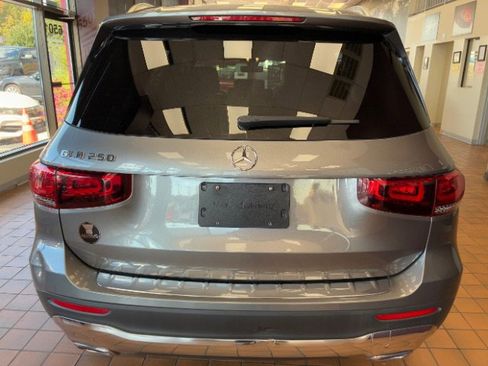 Used 2021 Mercedes-Benz GLB 250 image 9