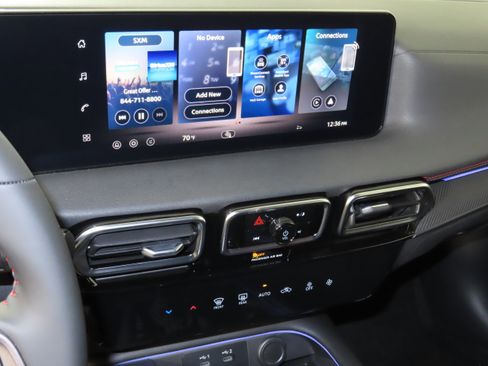 New 2026 Nissan Sentra SR w/ Floor Mat Package image 9