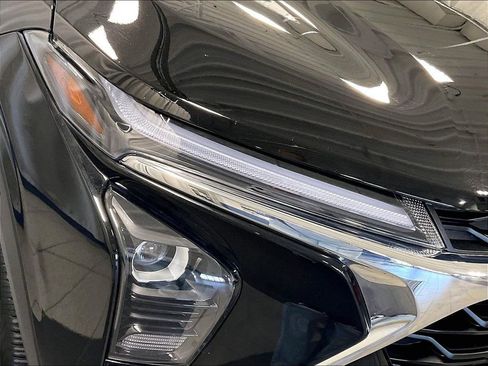 Used 2025 Chevrolet Trax LT w/ LT Convenience Package FWD image 31