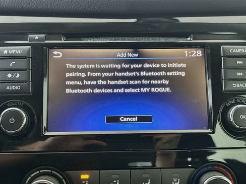 Used 2020 Nissan Rogue S FWD image 21