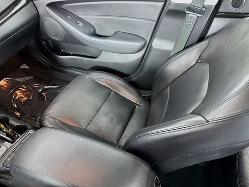 Used 2014 Kia Cadenza Premium w/ Luxury Package image 26