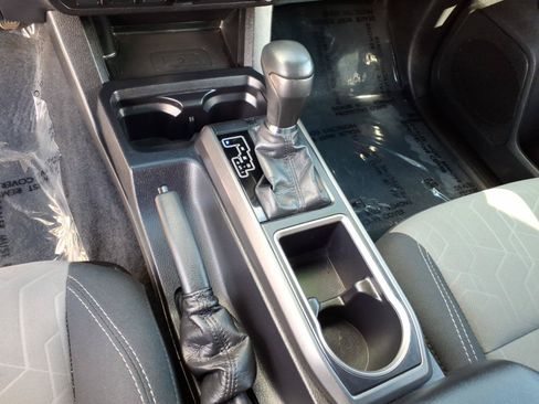Certified 2021 Toyota Tacoma TRD Sport AWD/4WD image 12