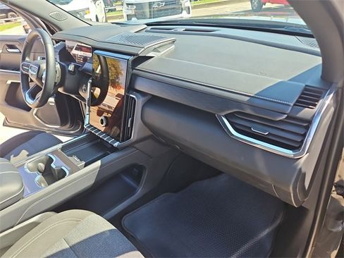 Used 2025 GMC Acadia Elevation image 27