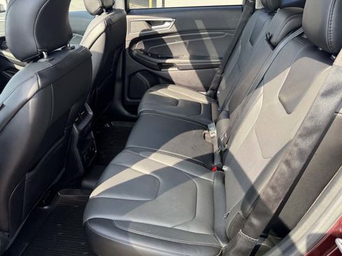 Used 2018 Ford Edge Titanium w/ Equipment Group 302A AWD/4WD image 13