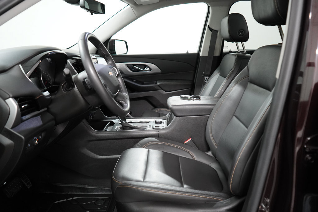 Used 2020 Chevrolet Traverse LT w/ LT Premium Package FWD image 12