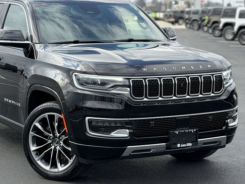 Used 2023 Jeep Wagoneer Series III w/ Premium Group I image 5