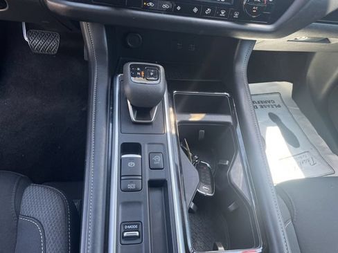 Used 2025 Nissan Pathfinder SV FWD image 26