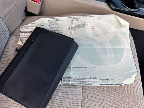 Used 2013 Toyota Camry LE image 15