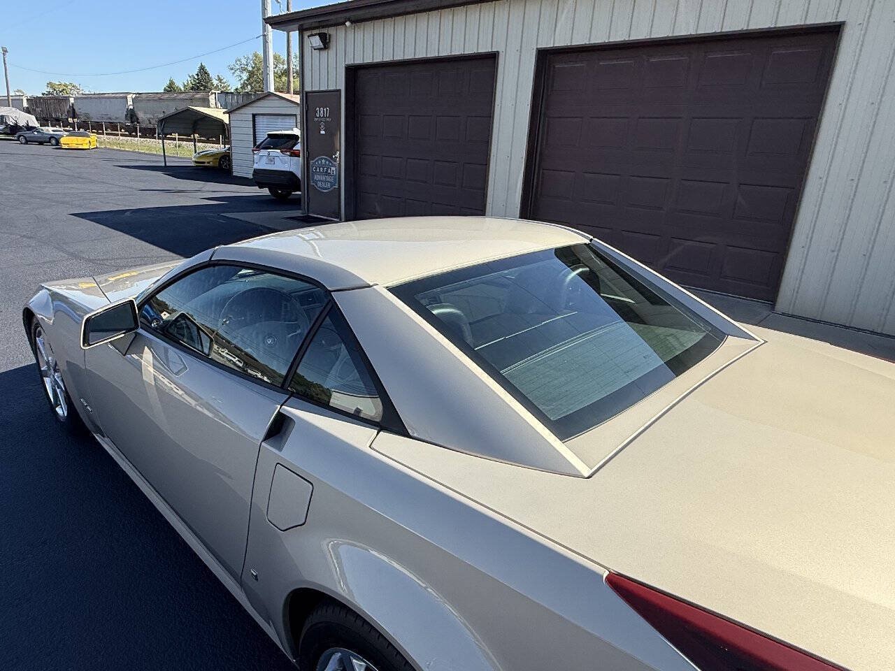 Used 2006 Cadillac XLR RWD image 89
