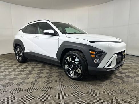 Used 2024 Hyundai Kona SEL w/ Convenience Package image 2