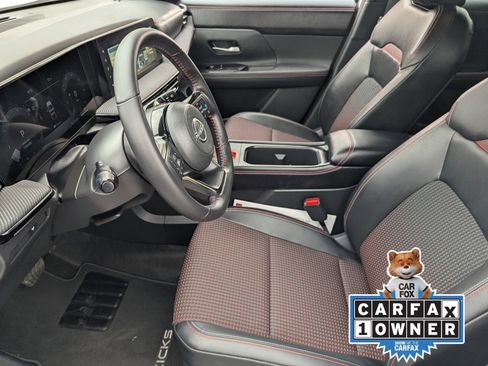 Used 2025 Nissan Kicks SR AWD/4WD image 19