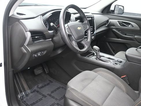 Used 2021 Chevrolet Traverse LT FWD image 14