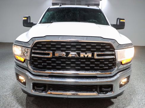 Used 2024 RAM 2500 Big Horn w/ Off Road Package AWD/4WD image 4