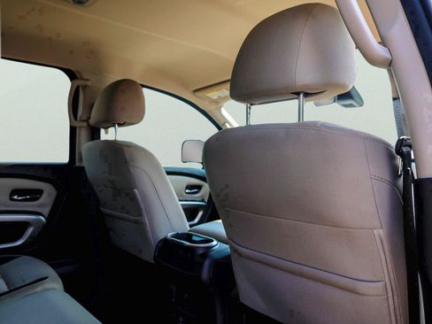 Used 2024 Nissan Titan SV w/ SV Convenience Package AWD/4WD image 8