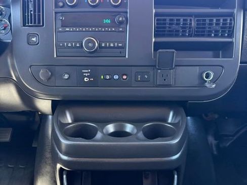 Used 2024 Chevrolet Express 3500 LS w/ Chrome Appearance Package RWD image 27