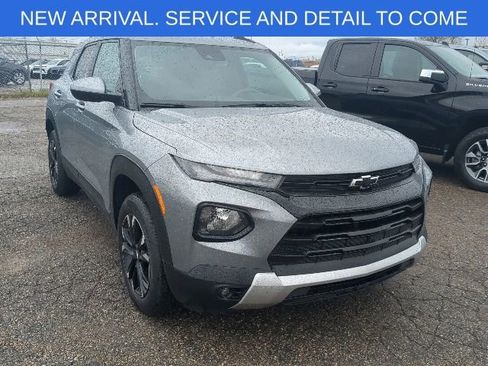 Certified 2023 Chevrolet TrailBlazer LT w/ LPO, Blackout Package AWD/4WD image 9