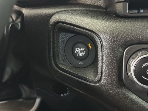 Used 2024 Jeep Wrangler Unlimited Sport AWD/4WD image 30