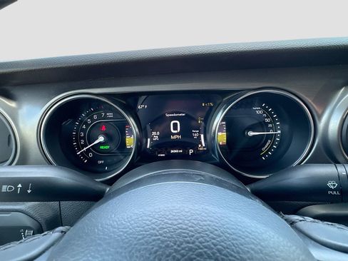 Used 2023 Jeep Wrangler Unlimited w/ Cold Weather Group image 11