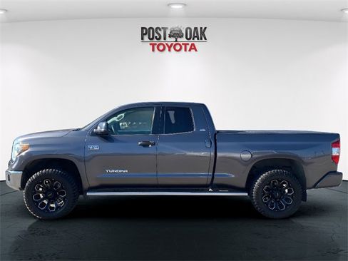 Used 2019 Toyota Tundra SR5 w/ SR5 Convenience Package image 4