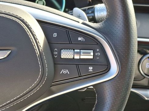 Used 2024 Genesis GV70 2.5T Sport Prestige w/ Sport Prestige Package image 18