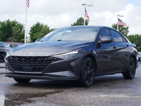 Used 2021 Hyundai Elantra SEL w/ Convenience Package FWD image 7