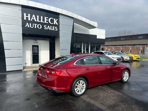 Used 2017 Chevrolet Malibu LT image 5