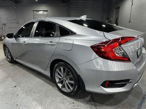 Used 2019 Honda Civic EX image 3
