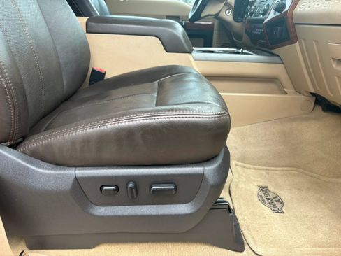 Used 2016 Ford F250 King Ranch w/ FX4 Off-Road Package AWD/4WD image 28