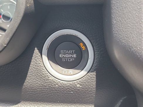 Used 2023 RAM 1500 Laramie AWD/4WD image 26