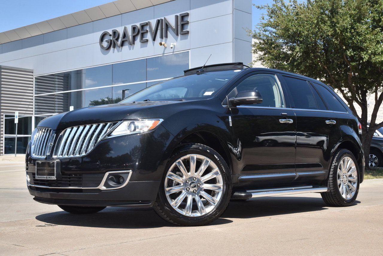 Used 2013 Lincoln MKX FWD image 2