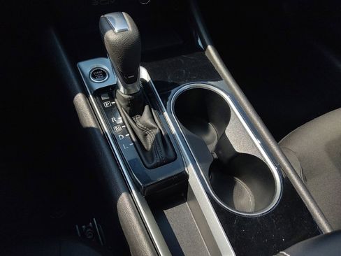 Used 2024 Nissan Altima 2.5 SV image 26