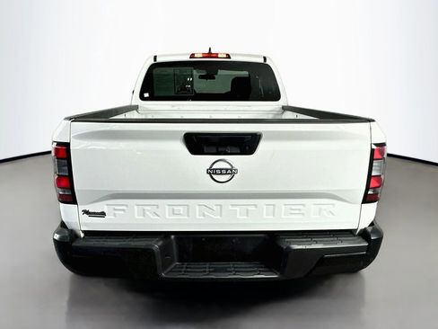 Used 2022 Nissan Frontier S RWD image 6