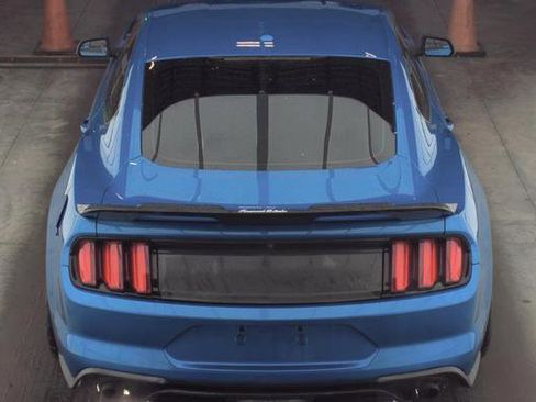 Used 2020 Ford Mustang Coupe RWD image 8