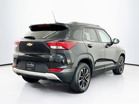 Used 2025 Chevrolet TrailBlazer LT w/ Driver Confidence Package image 9