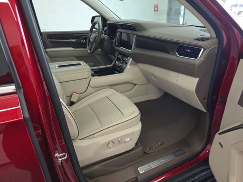 Used 2023 GMC Yukon Denali image 10