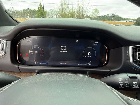 Used 2023 Jeep Grand Wagoneer Series II image 32