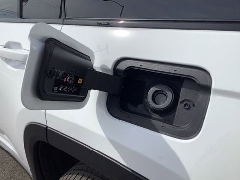 New 2026 Jeep Grand Cherokee Limited w/ Limited Altitude Package image 24