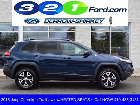 Used 2018 Jeep Cherokee Trailhawk w/ Cold Weather Group AWD/4WD image 3