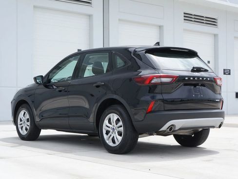 Used 2023 Ford Escape AWD image 9