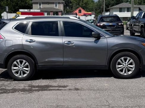 Used 2016 Nissan Rogue SV w/ SV Premium Package AWD/4WD image 6