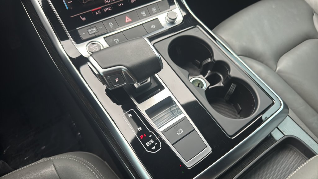 Used 2022 Audi Q8 Premium w/ Convenience Package AWD/4WD image 28